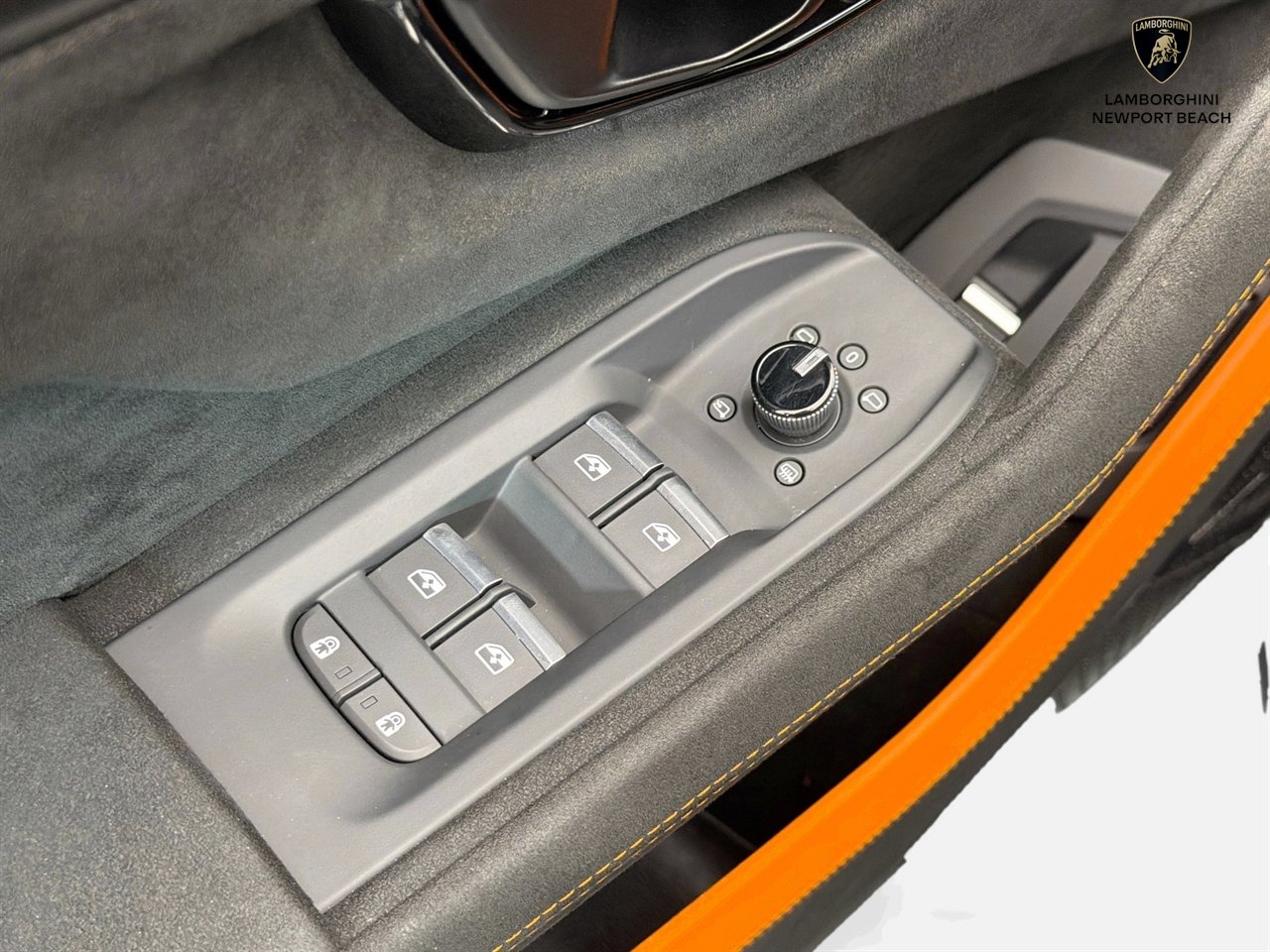 Used 2024 Lamborghini Urus Performante AWD/4WD image 18