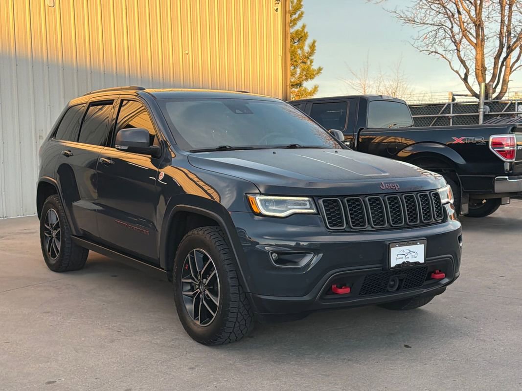 Used 2017 Jeep Grand Cherokee Trailhawk w/ Trailhawk Luxury Group image 3