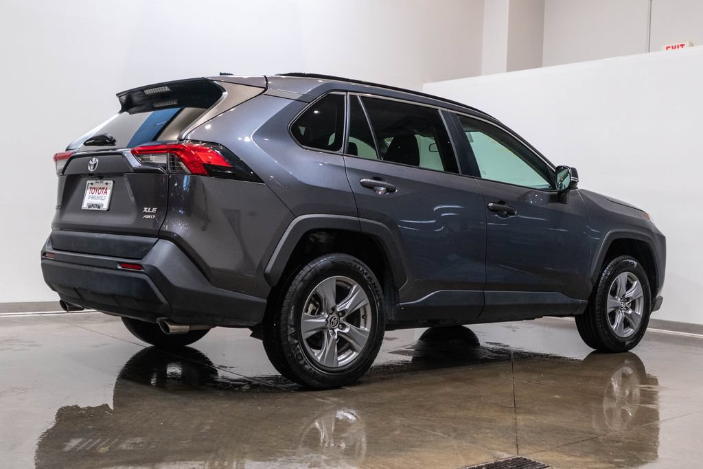 Used 2024 Toyota RAV4 XLE AWD/4WD image 9