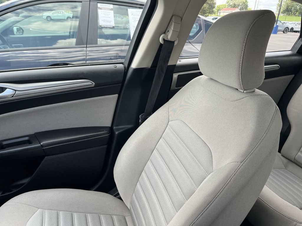 Used 2018 Ford Fusion S FWD image 22