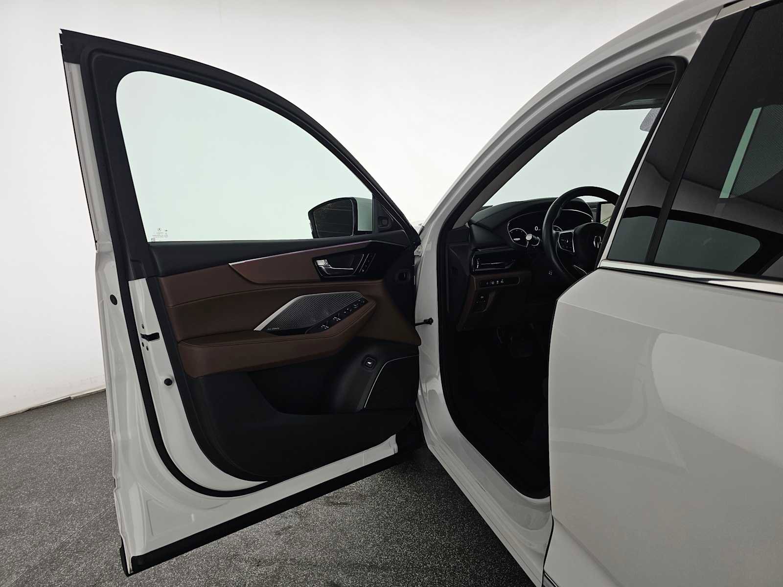 Used 2023 Acura MDX FWD w/ Technology Package image 21