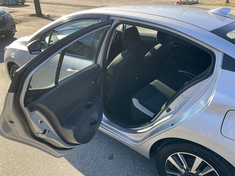 Used 2021 Nissan Versa SV FWD image 13