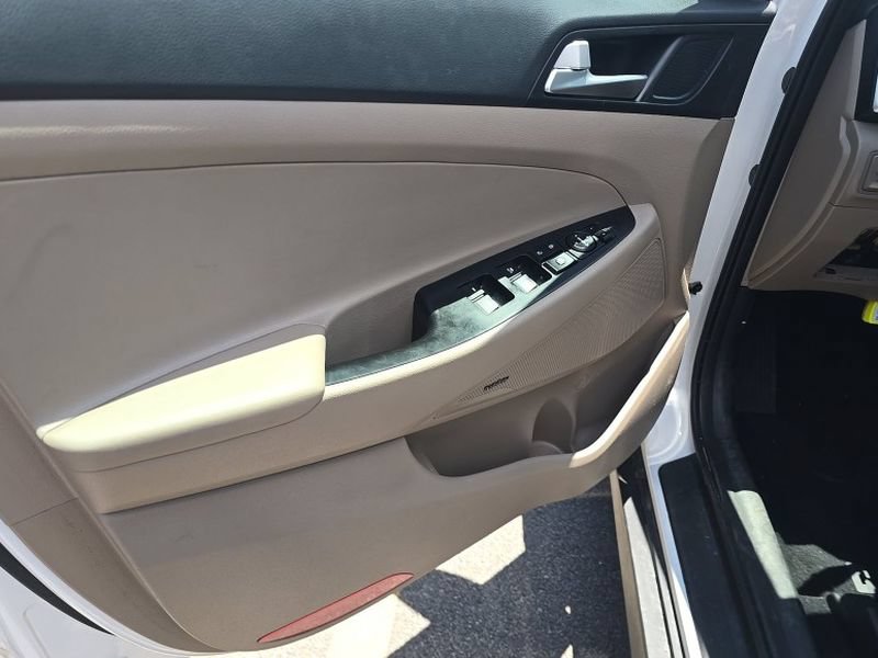 Used 2019 Hyundai Tucson Sport FWD image 16