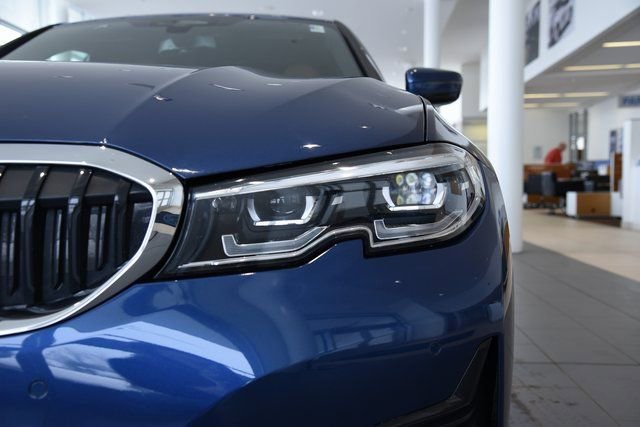 Used 2021 BMW 330e xDrive w/ Premium Package image 7