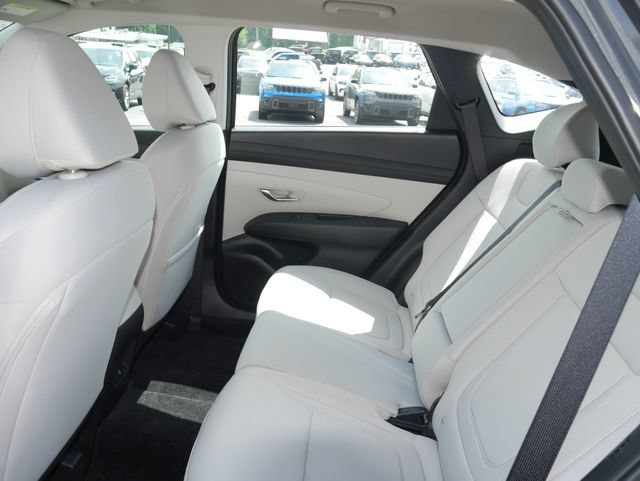 Used 2025 Hyundai Tucson SE AWD/4WD image 21