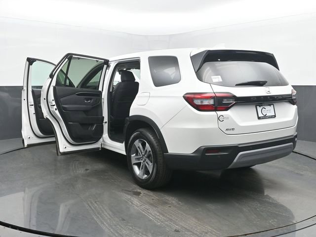 Used 2025 Honda Pilot EX-L image 58