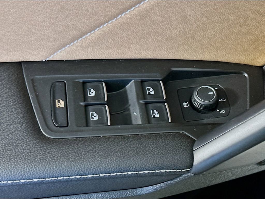 Used 2023 Volkswagen Tiguan SE FWD image 23