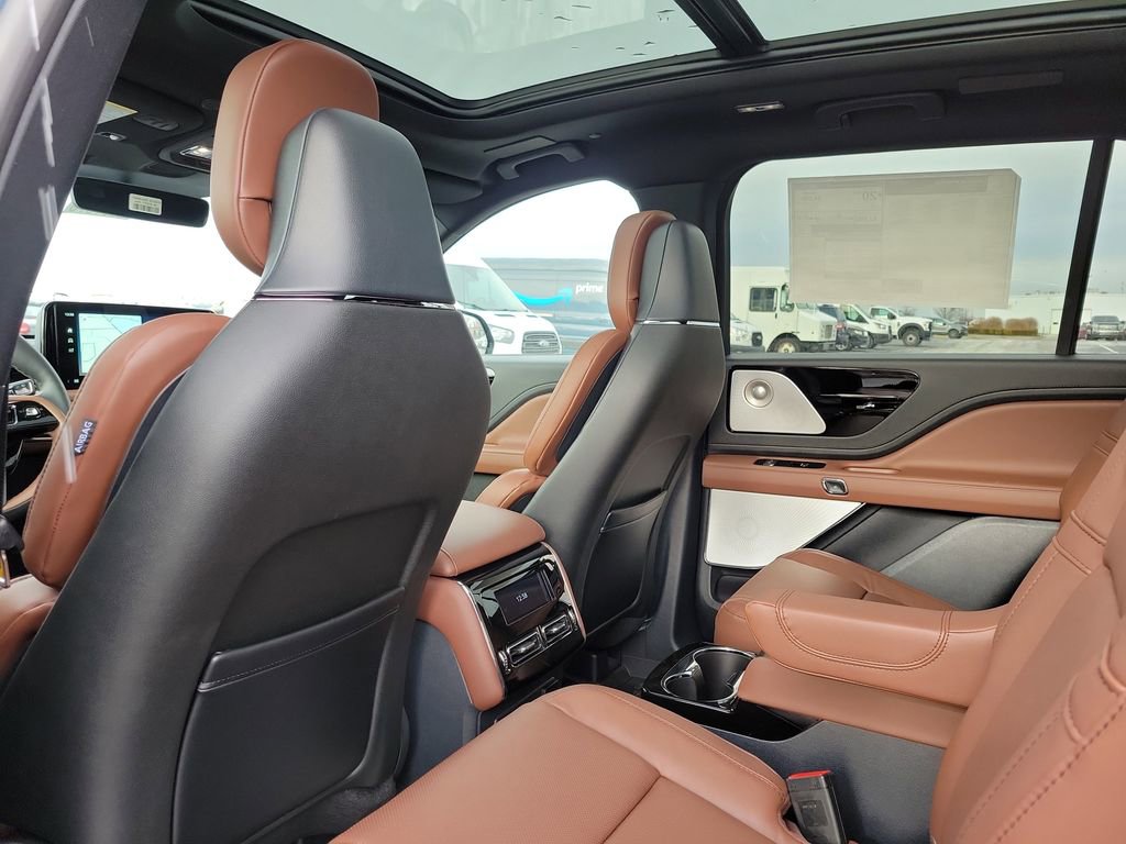 New 2026 Lincoln Aviator Reserve AWD/4WD image 15