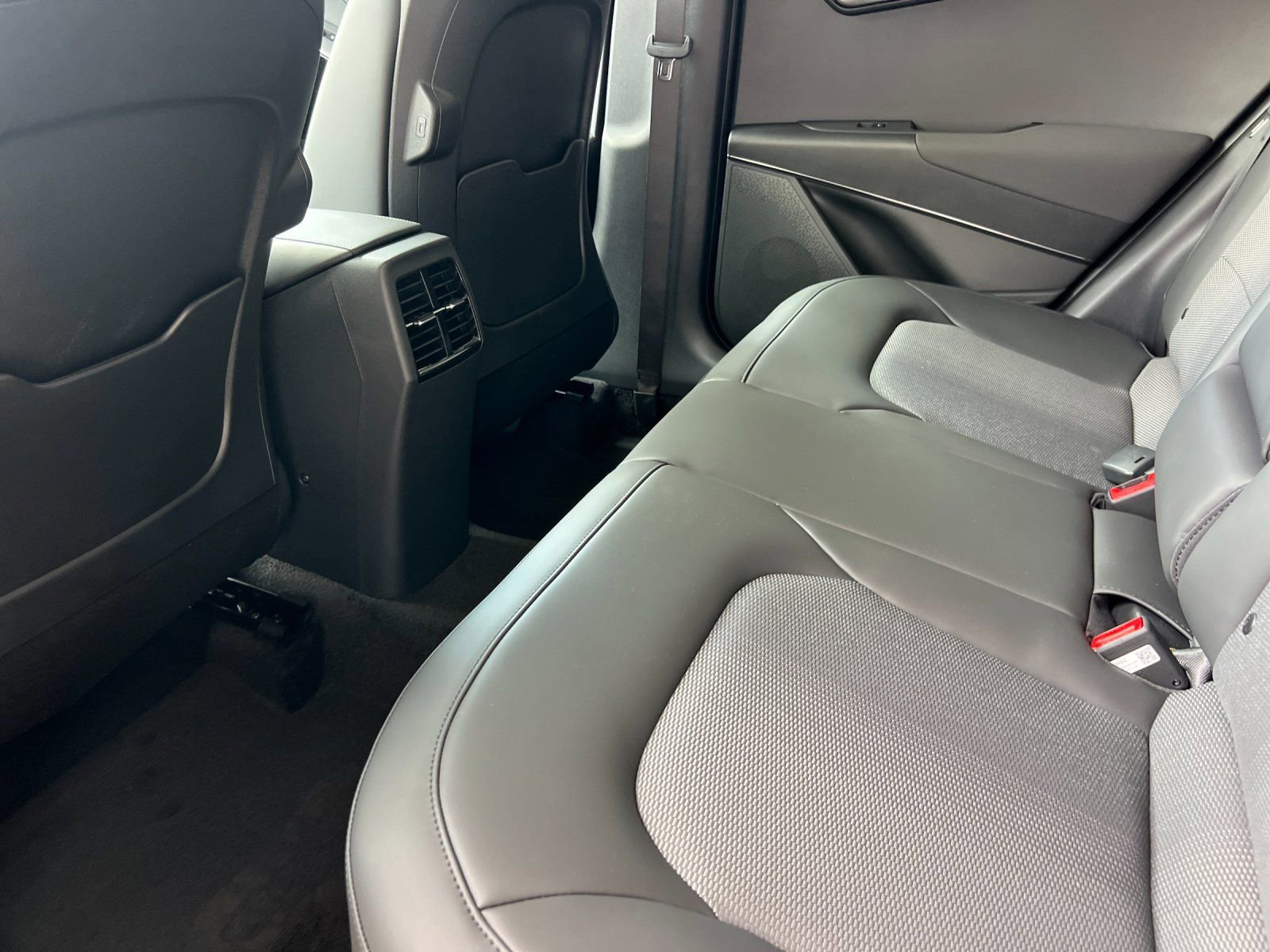 New 2026 Kia Niro EX FWD image 12