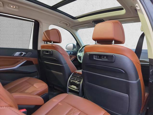 Used 2021 BMW X7 xDrive40i w/ Premium Package image 19
