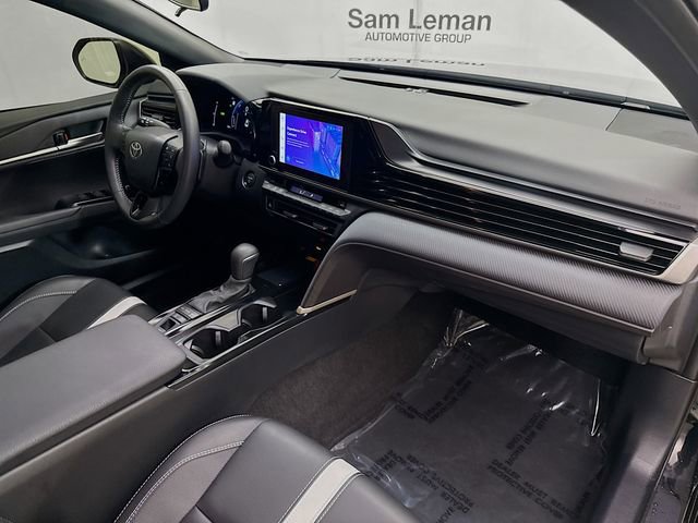 Used 2025 Toyota Camry SE image 28
