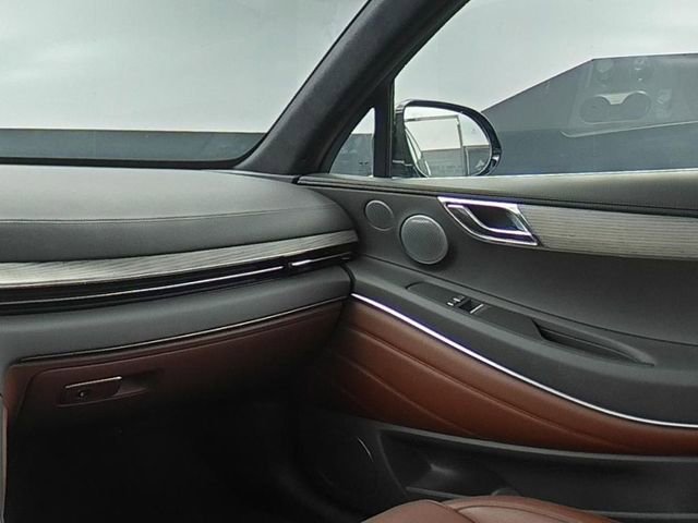 Used 2025 Genesis GV80 3.5T Prestige image 11