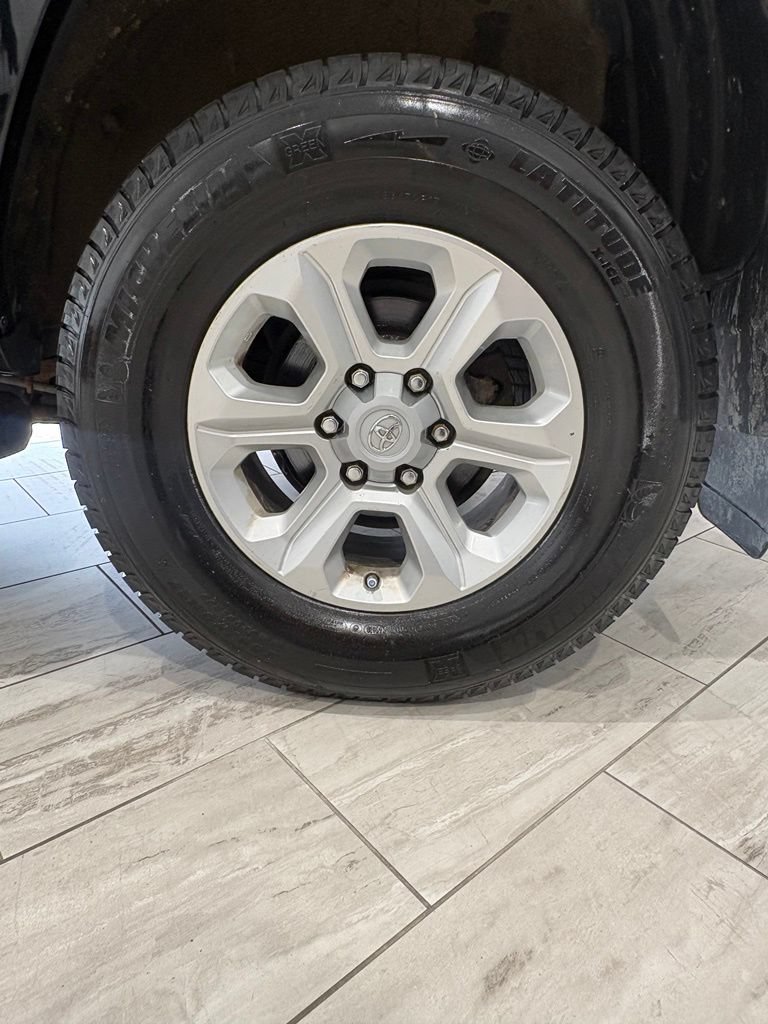 Used 2014 Toyota 4Runner SR5 Premium RWD image 9