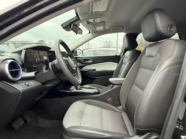 Used 2024 Chevrolet Trax LT image 11