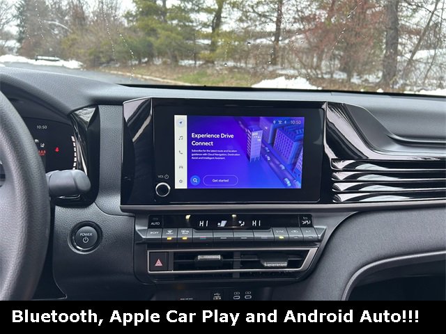 Used 2025 Toyota Camry LE image 4