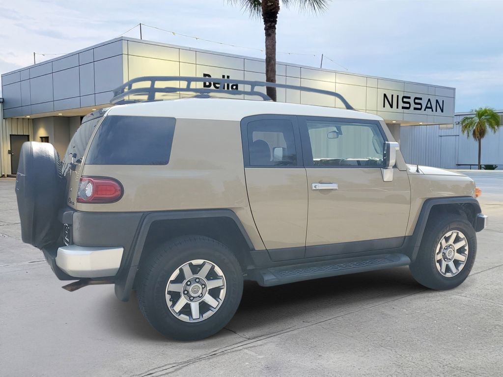 Used 2014 Toyota FJ Cruiser 4WD w/ Upgrade Package image 7