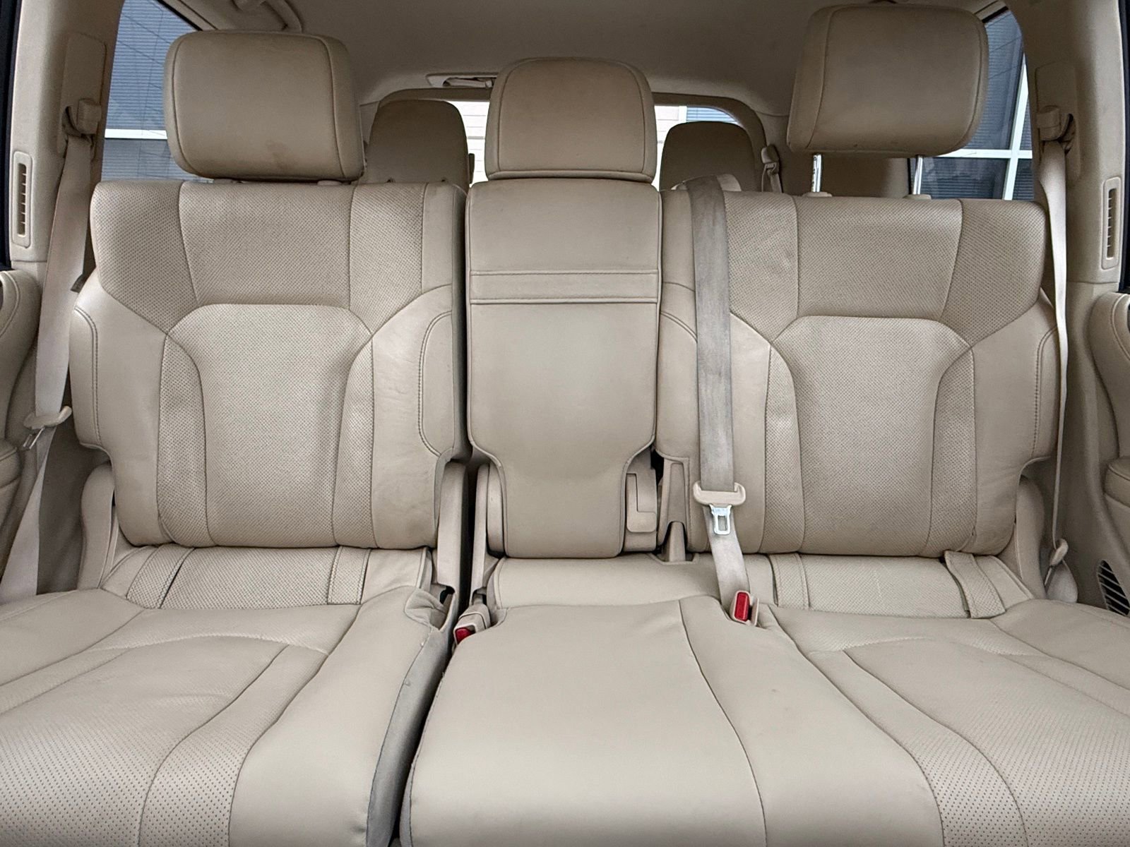 Used 2016 Lexus LX 570 4WD w/ Luxury Package image 42