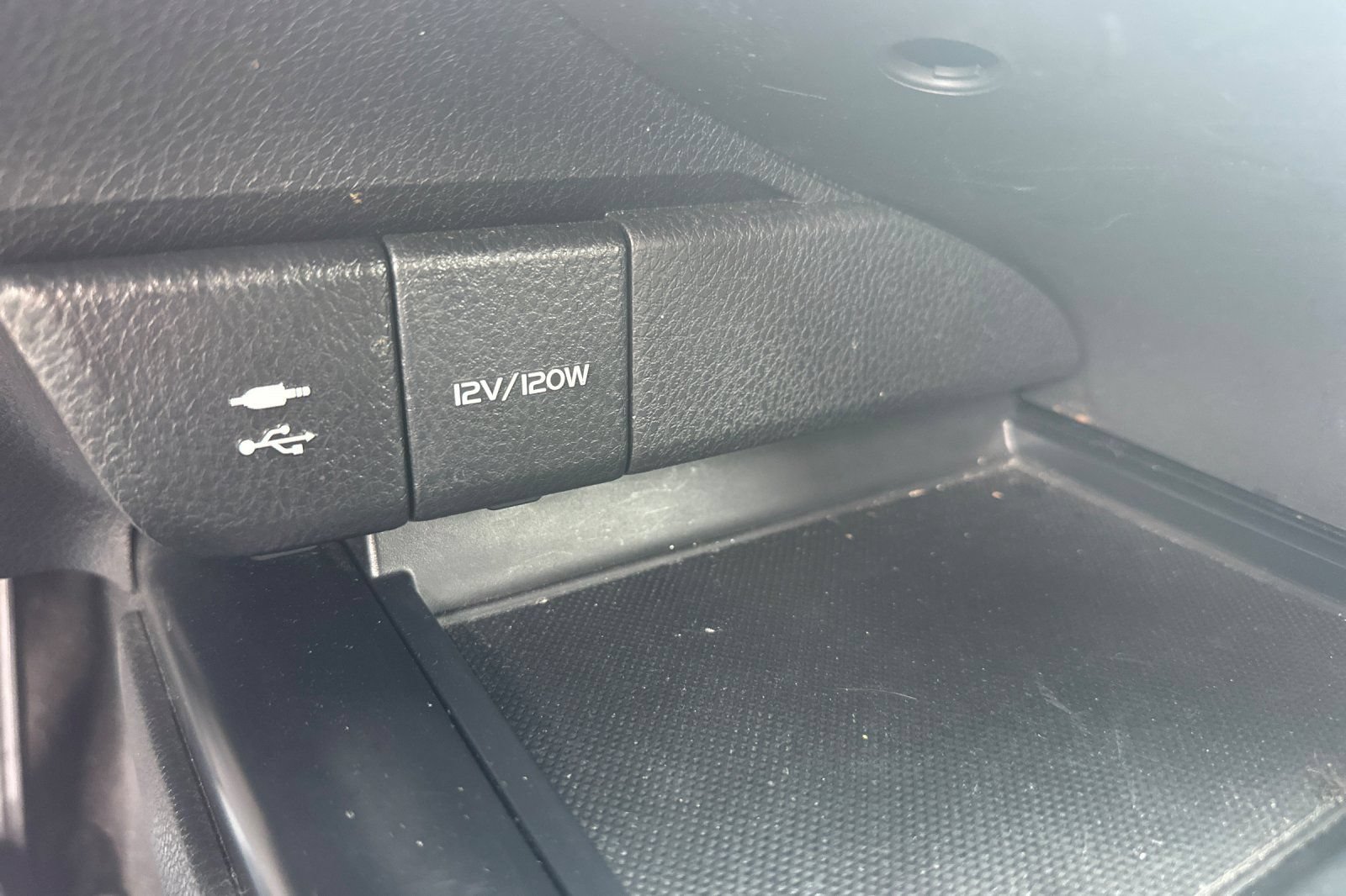 Used 2019 Toyota Camry LE FWD image 31