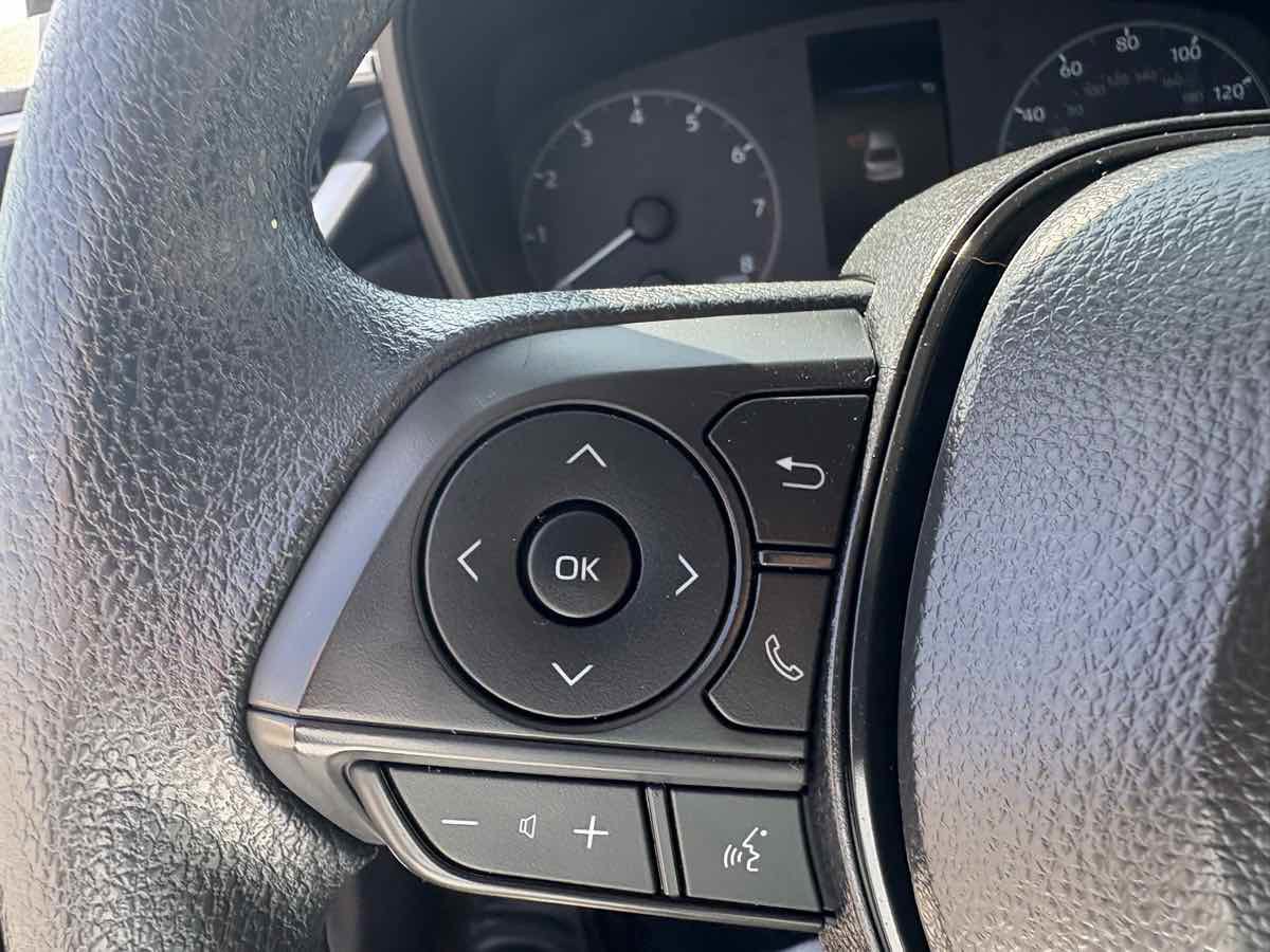 Used 2025 Toyota Corolla LE image 19