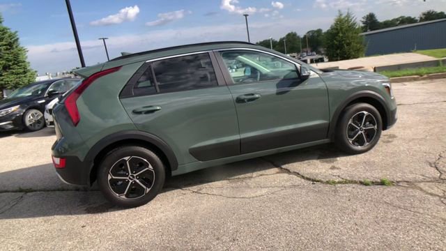 New 2025 Kia Niro EX image 3