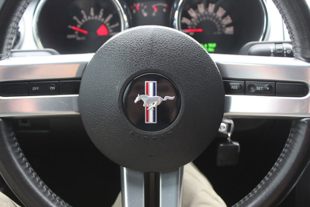 Used 2006 Ford Mustang GT image 17