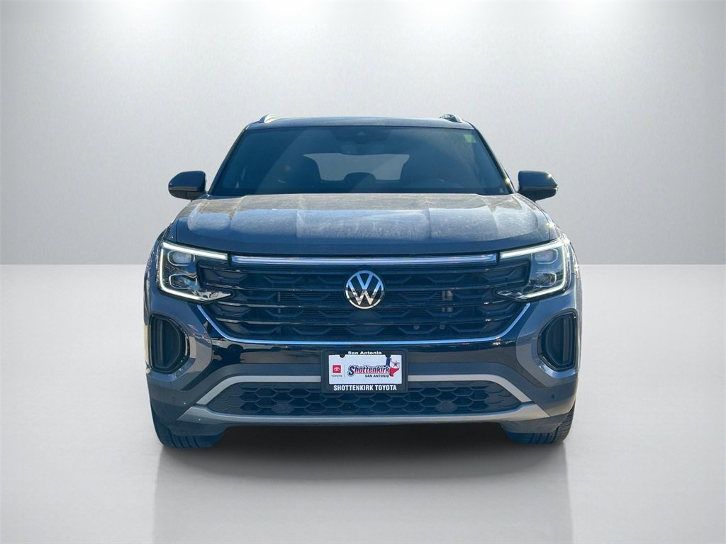 Used 2024 Volkswagen Atlas Cross Sport SEL image 2