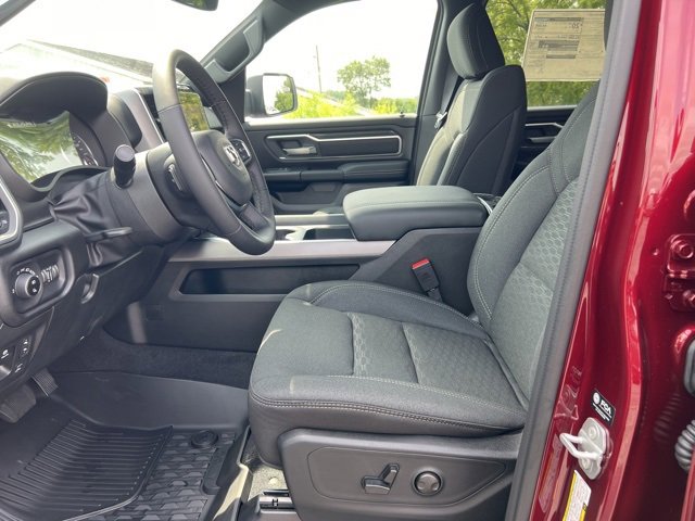 New 2026 RAM 1500 4x4 Crew Cab image 21
