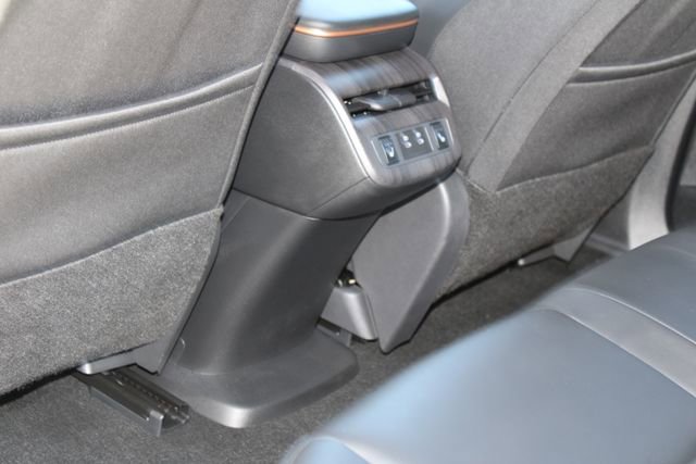 Used 2025 Nissan Ariya FWD image 33