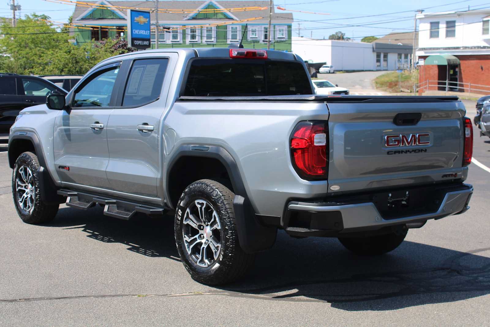 Used 2023 GMC Canyon AT4 w/ AT4 Premium Package AWD/4WD image 5