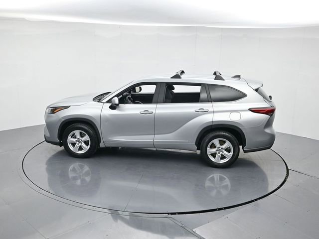 Used 2023 Toyota Highlander L image 43
