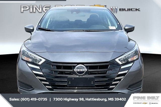 Used 2025 Nissan Versa SV image 3