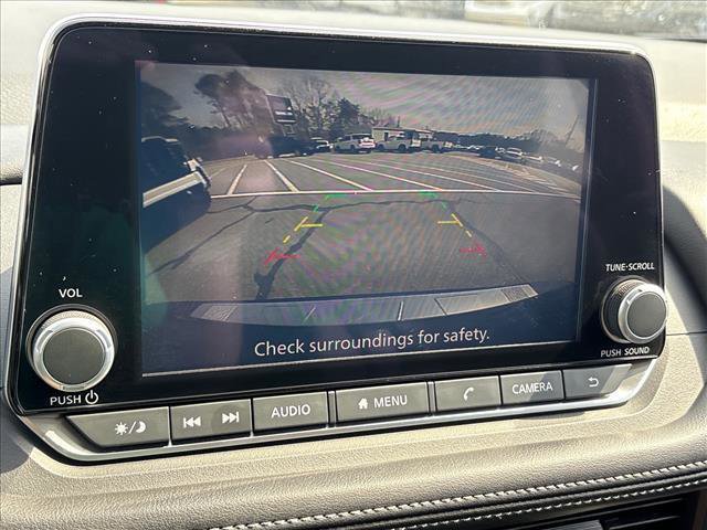 Used 2025 Nissan Rogue SV image 12