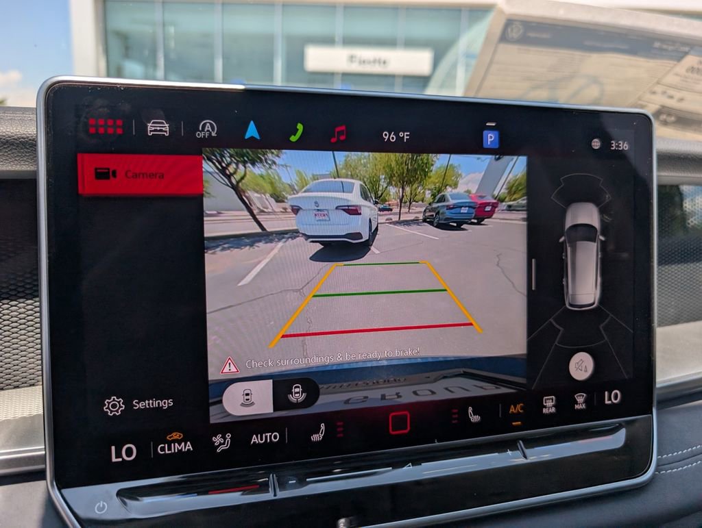 New 2025 Volkswagen Tiguan SE image 13