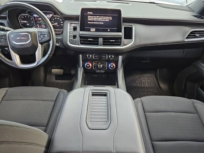 Used 2021 GMC Yukon SLE image 11
