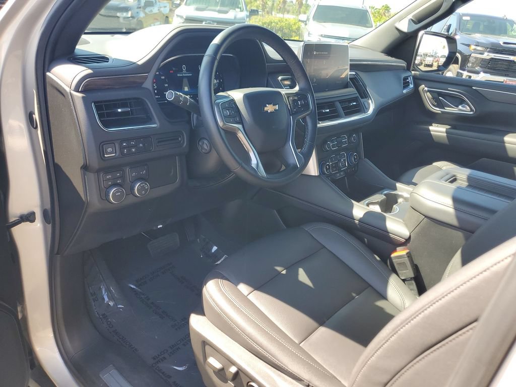 Used 2023 Chevrolet Suburban LT w/ Luxury Package AWD/4WD image 10