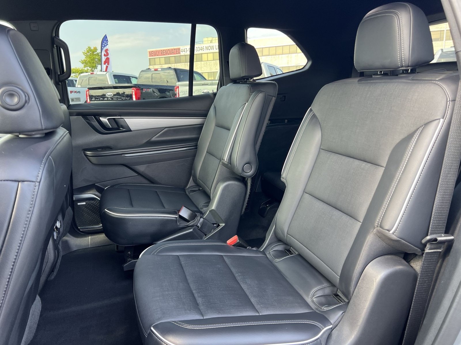 Used 2025 Buick Enclave Preferred AWD/4WD image 24