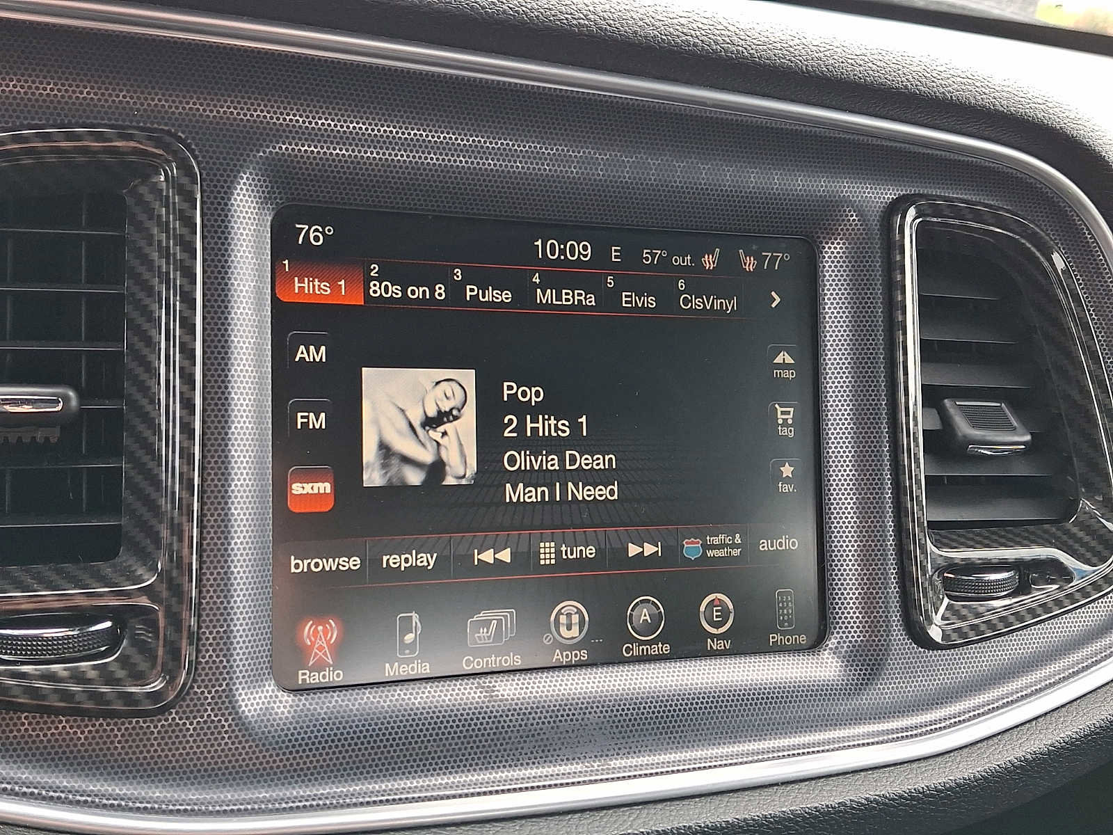 Used 2016 Dodge Challenger R/T Scat Pack w/ Leather Interior Group image 17