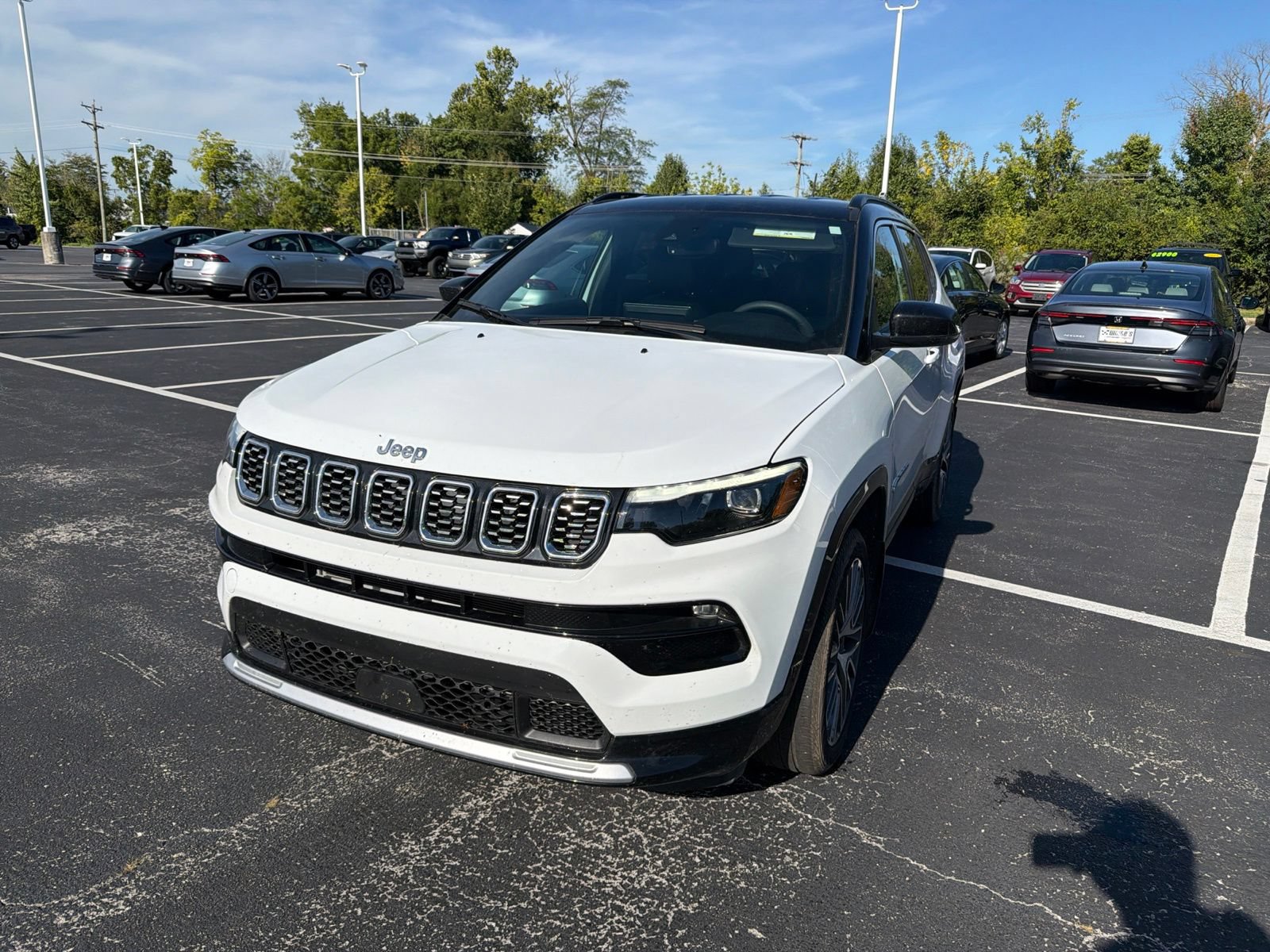 Used 2024 Jeep Compass Limited w/ Elite Group AWD/4WD image 2