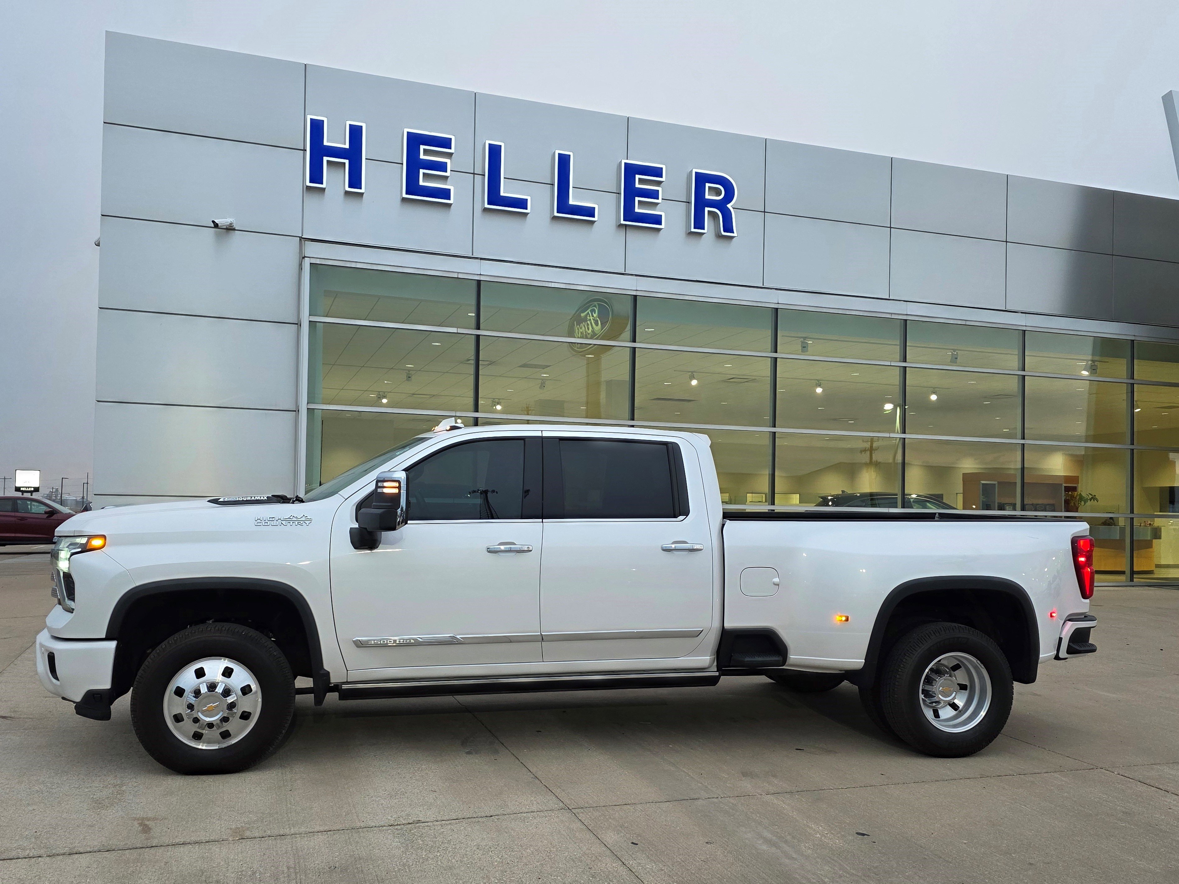 Used 2025 Chevrolet Silverado 3500 High Country w/ Technology Package image 3
