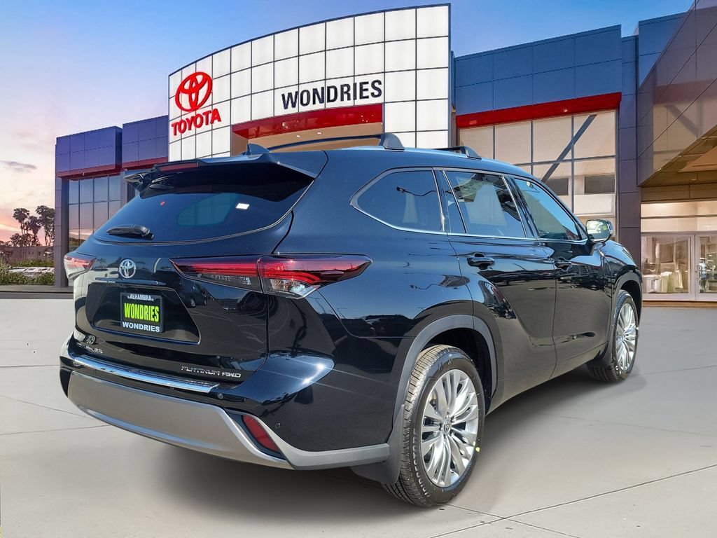 New 2026 Toyota Highlander Platinum AWD/4WD image 4