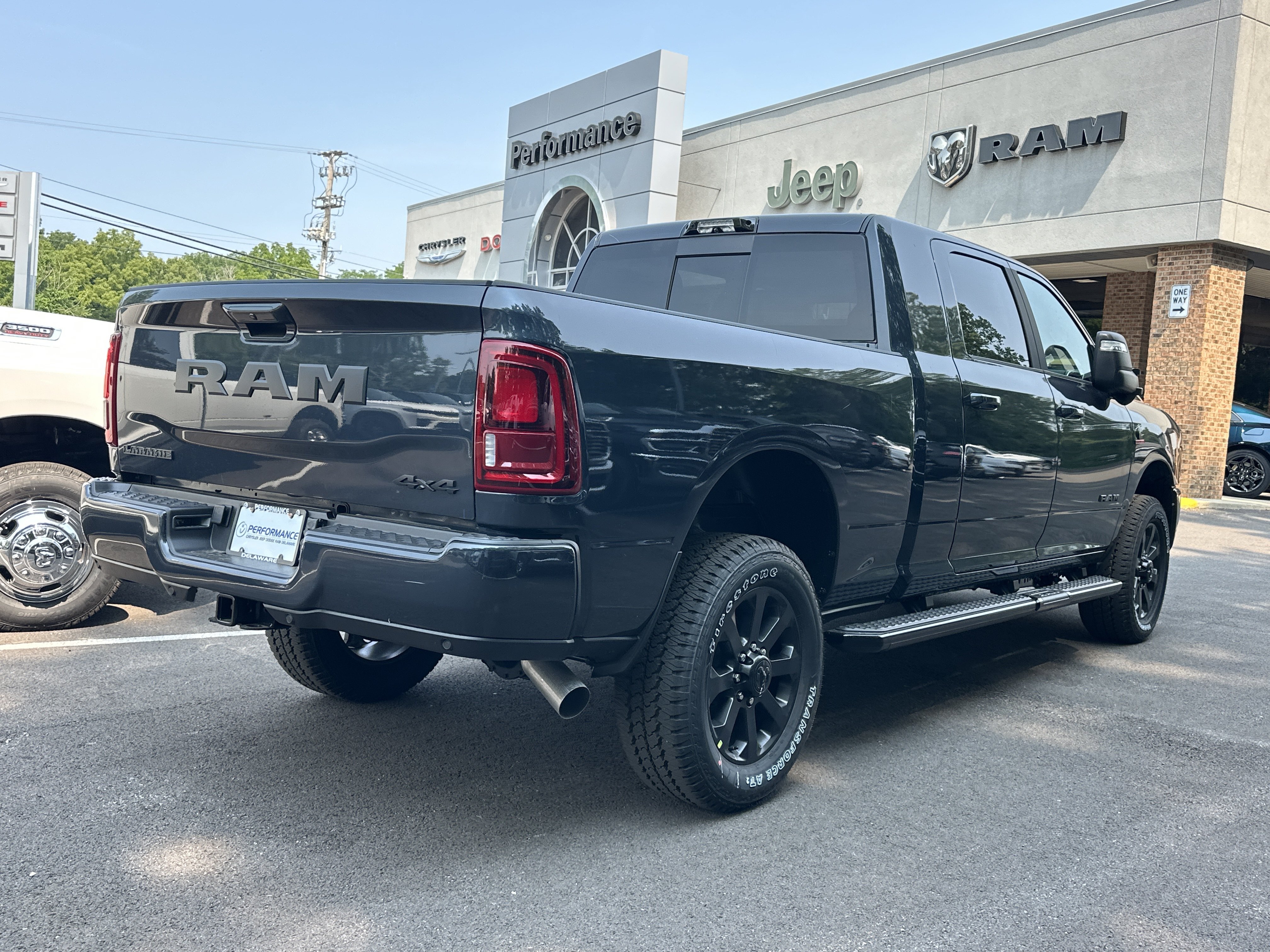 New 2026 RAM 2500 Laramie AWD/4WD image 19
