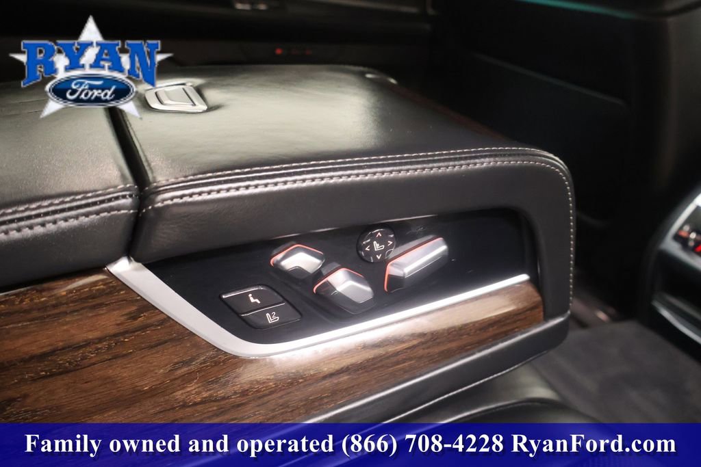 Used 2022 BMW 750i xDrive w/ Executive Package image 32