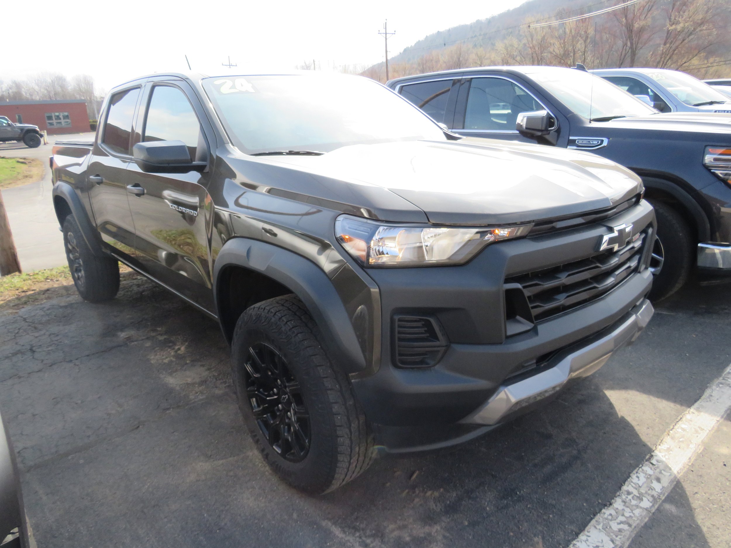Used 2024 Chevrolet Colorado Trail Boss w/ Advanced Trailering Package