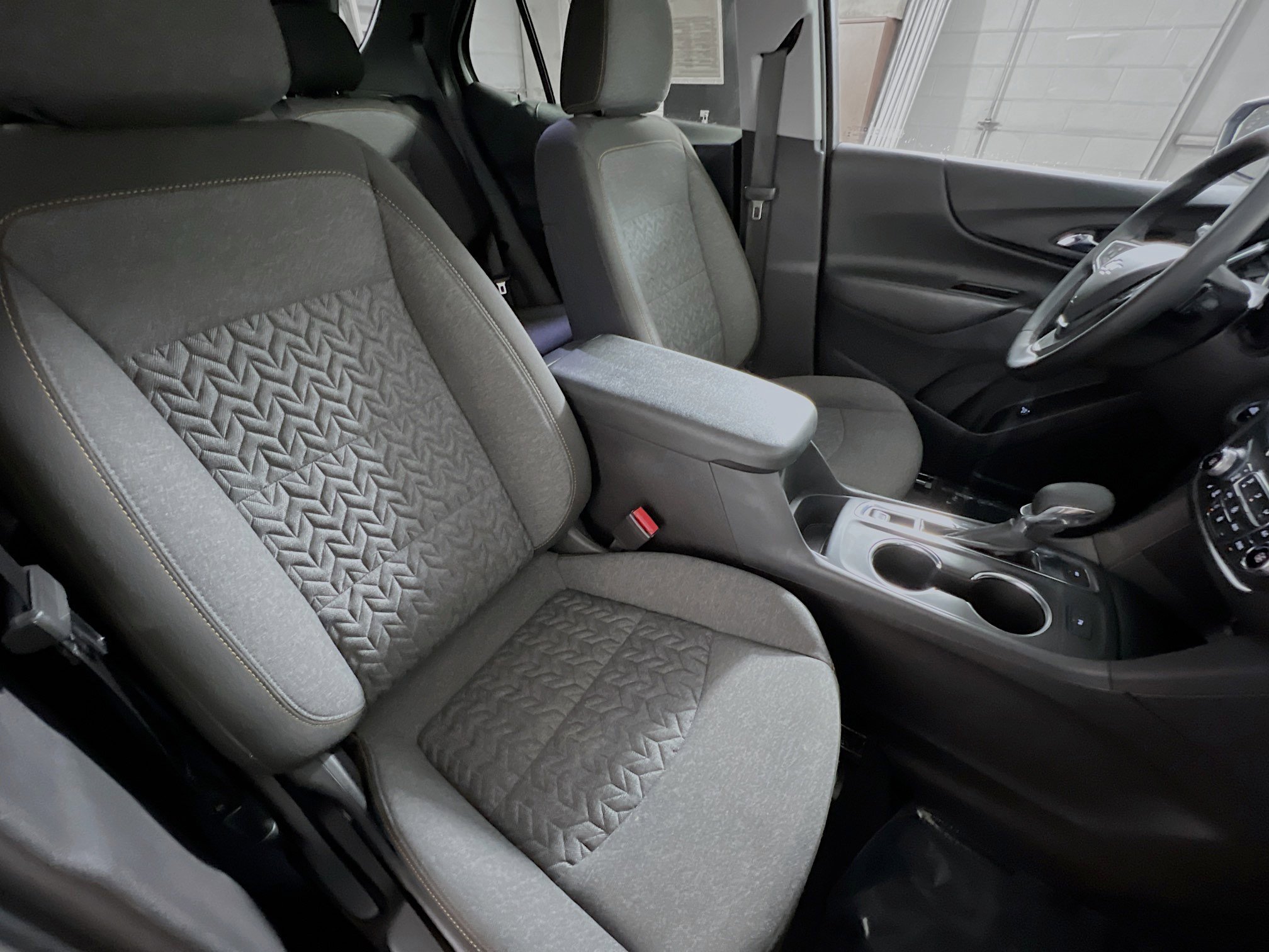 Used 2024 Chevrolet Equinox LT image 31