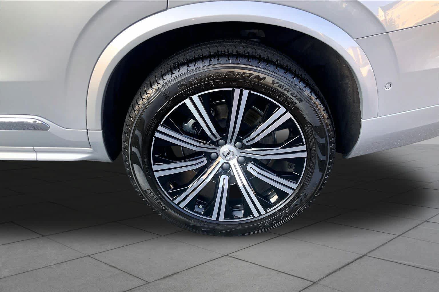 Used 2023 Volvo XC90 B6 Plus w/ Protection Package Premier AWD/4WD image 10