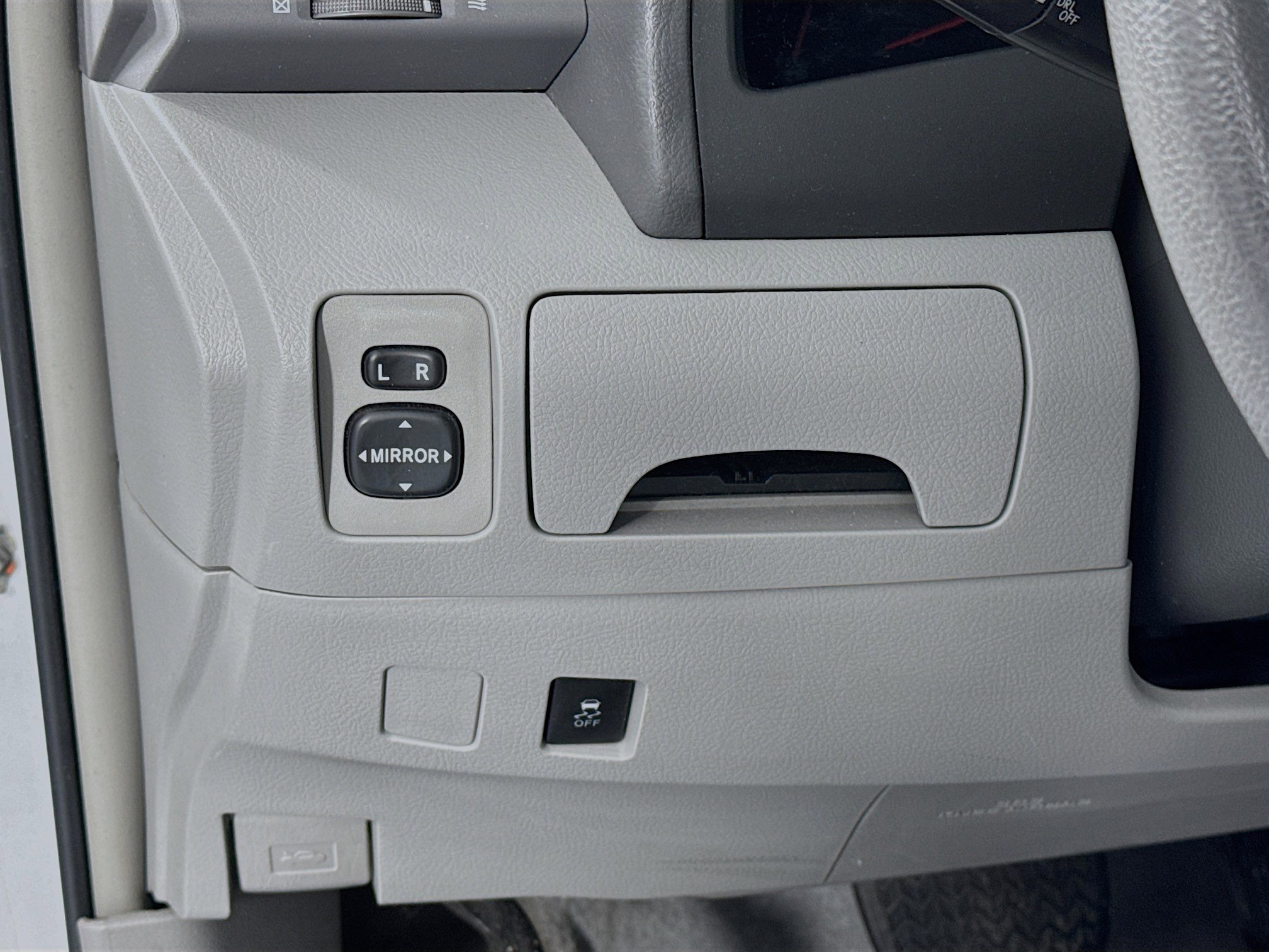 Used 2011 Toyota Camry LE w/ LE Extra-Value Pkg image 10