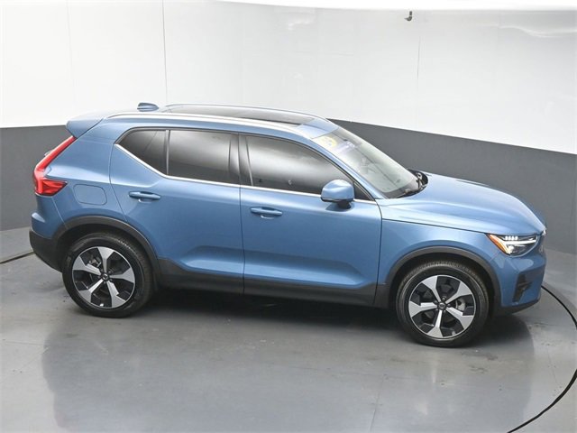 Used 2024 Volvo XC40 B5 Plus w/ Protection Package Premier image 50