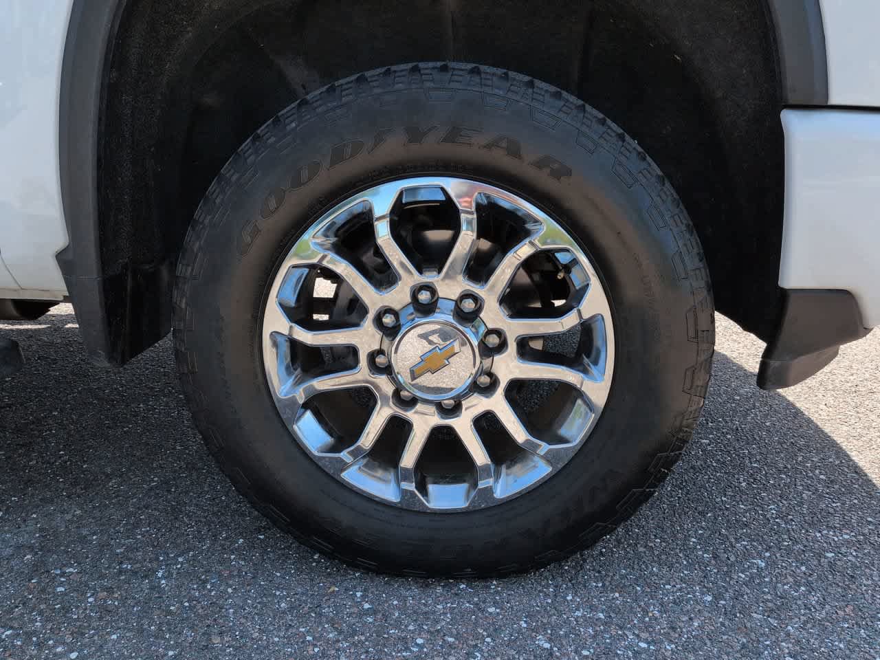 Used 2024 Chevrolet Silverado 2500 LTZ w/ LTZ Plus Package AWD/4WD image 11