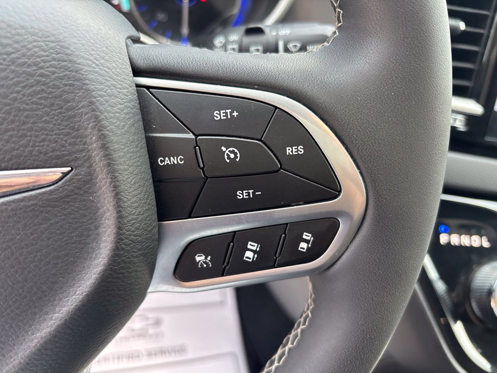 Used 2026 Chrysler Pacifica Select FWD image 15