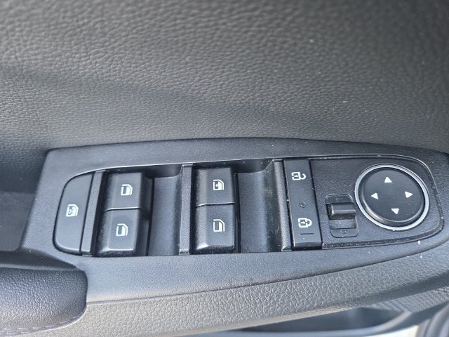 Used 2023 Kia Seltos S w/ Navigation Package FWD image 17